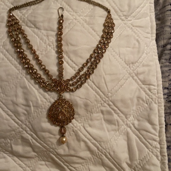 indian Beautiful 3 piece necklace set with mattapati - Picture 11 of 12